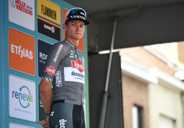 Mathieu van der Poel laat fans enorm schrikken: toprenner deelt beangstigende beelden vlak voor WK mountainbike