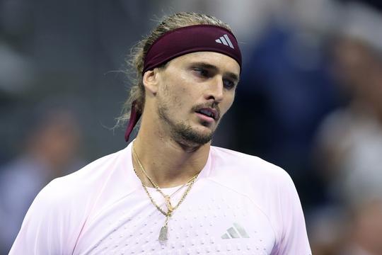 Toptennisser Alexander Zverev biedt excuses aan na opvallend moment tegen Botic van de Zandschulp op US Open