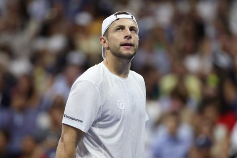 Toptennisser Tallon Griekspoor spreekt zich uit over opmerkelijke lucht op US Open: 'Daar wordt volle bak geblowd'