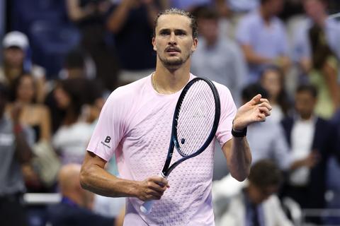 'Nog nooit meegemaakt': toptennisser Alexander Zverev uit felle kritiek na zege op Nederlander tijdens US Open