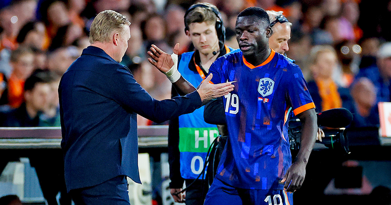 Ronald Koeman stipt verbeterpunten Brian Brobbey aan: 'Dat is logisch gezien zijn leeftijd'