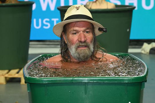 Veelbesproken 'Iceman' Wim Hof wil beroemde bokser helpen: 'Dan staat de ware vechter op'