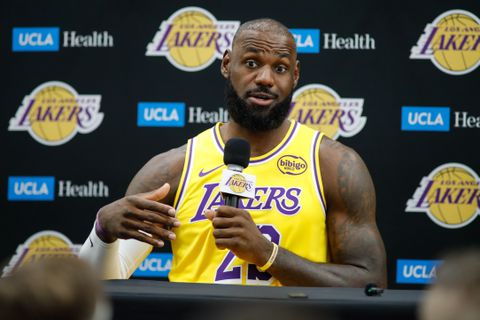 Basketballegende LeBron James krijgt tegenslag te verwerken na zijn opvallende 'beslissing'