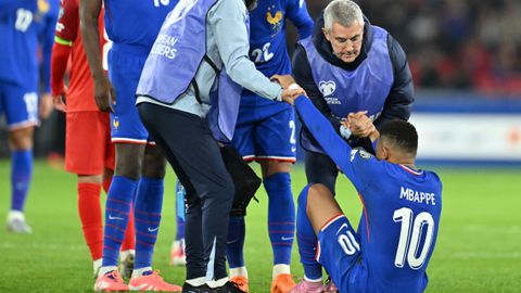 Zorgen bij Frankrijk over sterspeler Kylian Mbappé: 'Hij heeft weer een klap gekregen'