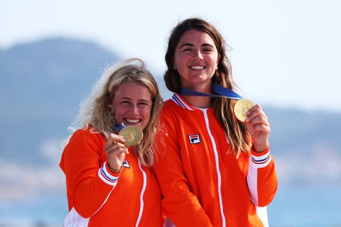 Opvallende hulp voor olympisch kampioene: crossfitter en hockeyster stappen in zeilboot op jacht naar nieuw goud