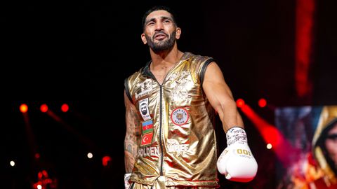 Kersverse vader Bahram Rajabzadeh aan het denken gezet richting titelgevecht: 'Ik zal meer opletten'