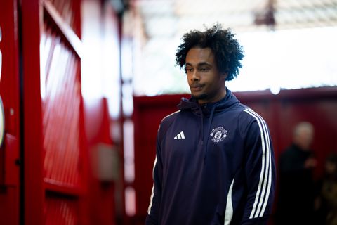 'Manchester United-bankzitter Joshua Zirkzee overweegt vertrek: terugkeer naar Serie A lonkt'
