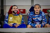 Memphis Depay naast Xavi Simons op de bank tegen Malta. ©Getty Images