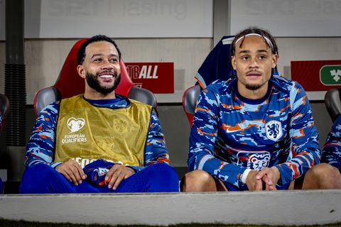 Scorende Memphis Depay kan lachen om verdwenen paspoort: 'Hij zat in geen enkele Gucci-tas'