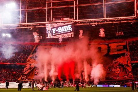 Live Eredivisie | Ajax geeft voorsprong weg met onhandige actie; Feyenoord grijpt koppositie