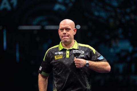 Michael van Gerwen gaat onderuit in Swiss Darts Trophy, Dirk van Duijvenbode naar achtste finale