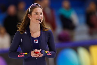 Toptalent Angel Daleman (17) kijkt haar ogen uit in Thialf: 'Jutta Leerdam is echt ongelofelijk'