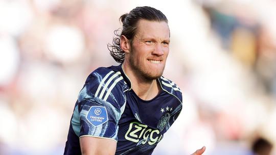 Openhartige Wout Weghorst is duidelijk over het vertrek van John Heitinga: 'Zo voel ik dat wel, ja'