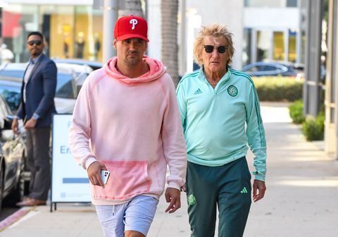 Zoon van wereldberoemde popster ligt na 13 seconden knock-out in de boksring