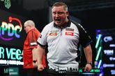 Martin Schindler wint van Stephen Bunting op de Grand Slam of Darts. ©PDC