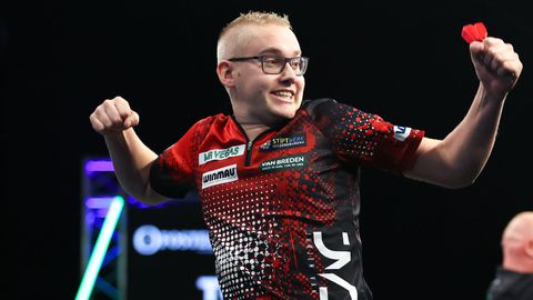 Sensatie door Jurjen van der Velde tegen topdarter bij Grand Slam of Darts: 'Potverdorie, hier droom ik van'