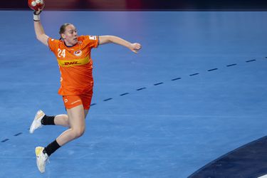 Nederlandse handbalster (20) vereerd met speciale benoeming op EK: 'Dat is gaaf en leuk'