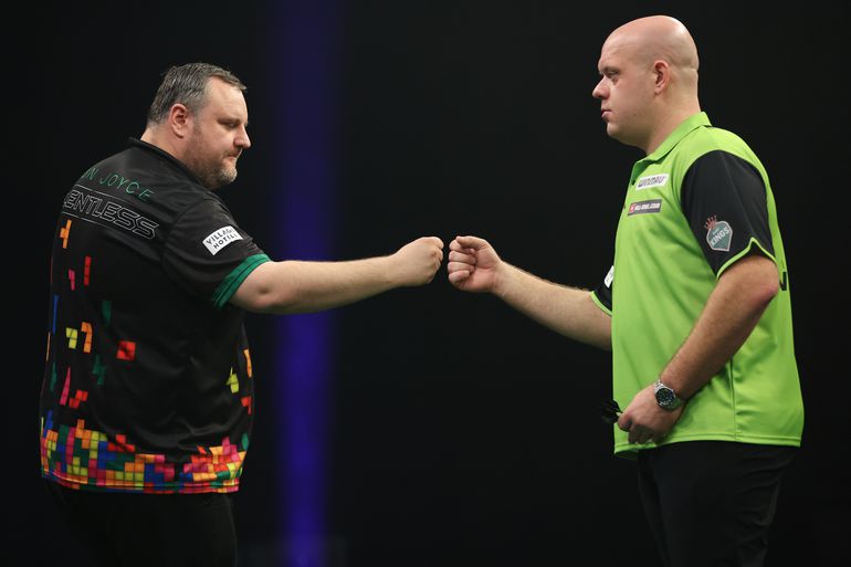 Michael van Gerwen walgt van 'smerig ritueel' bij darters: 'Dat doe ik echt niet'