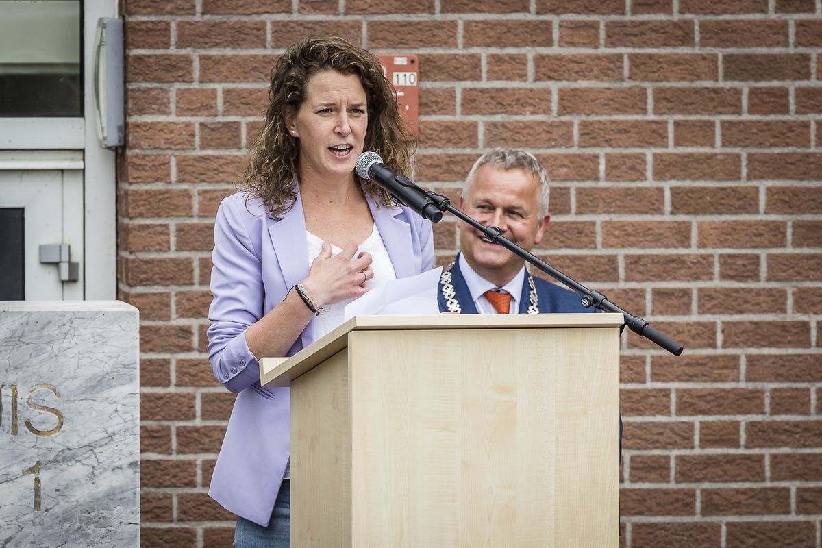 Openhartige Ireen Wüst doet boekje open: 'Alsof ik opnieuw moest leren schaatsen'