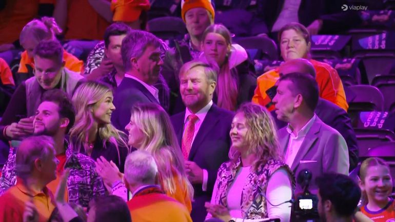 Oranje-handbalsters krijgen hoog bezoek bij cruciaal duel op WK in eigen land