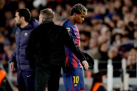 Grote teleurstelling bij Lamine Yamal na wissel FC Barcelona: 'De volgende keer blijft hij op de bank'