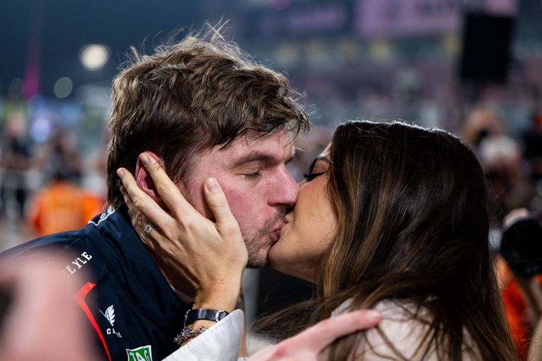 Kelly Piquet (vriendin Max Verstappen) overladen met 'liefde' na speciale dag