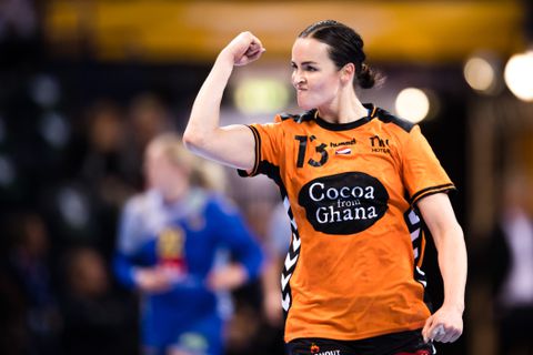 Nederlands handbalicoon (34) staat stil bij grandioos afscheid: 'De perfecte manier om dit hoofdstuk af te sluiten'