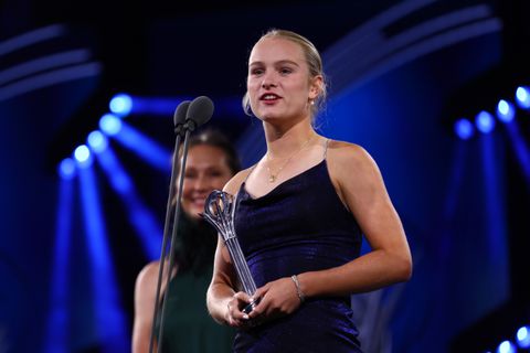 Vriendin (17) van Nederlands tennistalent ontvangt bijzondere onderscheiding