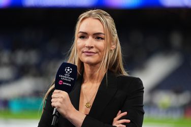 Flauwgevallen presentatrice (38) duikt kort na incident op bij schitterende wedstrijd