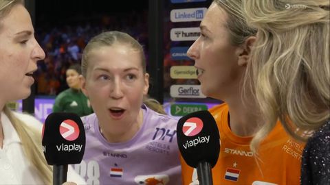 Oranje-uitblinker verstoort interview na stunt op WK handbal: 'Sorry, maar we moeten door'