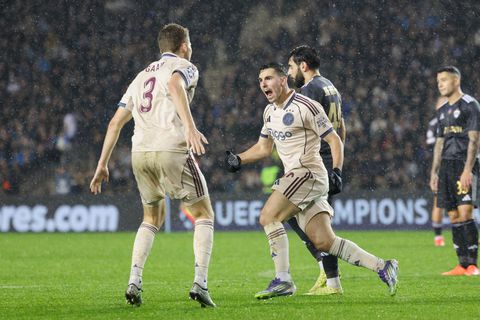 Ajax maakt einde aan dramatische reeks in Champions League: Amsterdammers verlaten laatste plaats