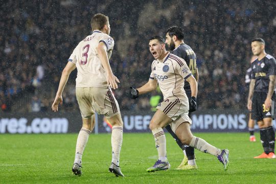 Ajax maakt einde aan dramatische reeks in Champions League: Amsterdammers verlaten laatste plaats