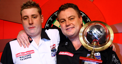 Hoe een 'rare vogel' uit het niets de finale van het WK darts haalde: 'Dat kan nu niet meer'