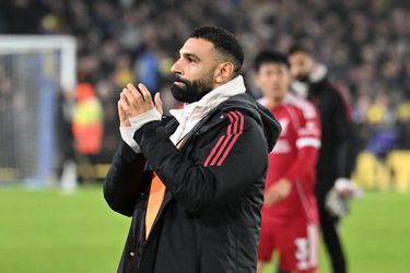 Clublegende Liverpool gaat diep door het stof na pikante uitspraken in rel tussen Arne Slot en Mo Salah