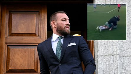 Veelbesproken Conor McGregor maakt dreigement waar op voetbalveld: 'Ik breek kaken'