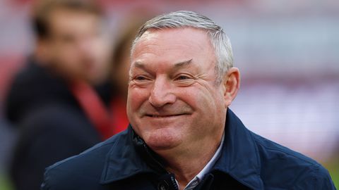 Hilarisch interview met Utrecht-trainer Ron Jans: 'Het verhaal ging dat hij kippen de strot doorbeet'