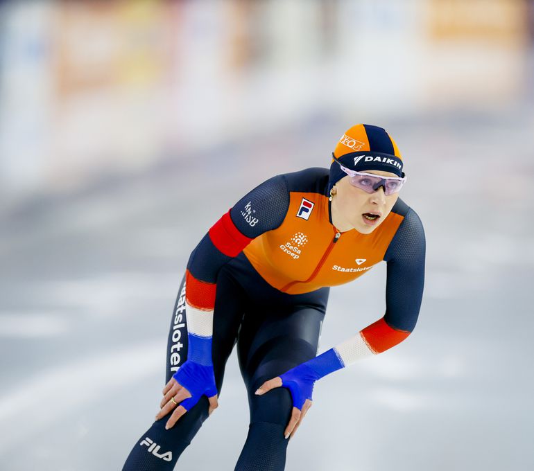 Joy Beune doet op EK allround wat terug op 3 kilometer, Antoinette Rijmpa-de Jong aan kop