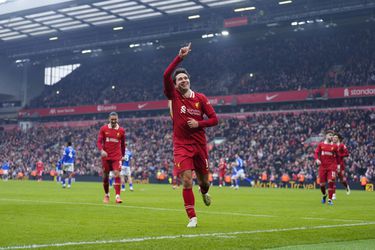 Arne Slot tankt met reserves Liverpool vertrouwen in FA Cup, zomeraanwinst maakt eerste goal