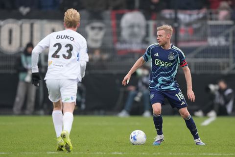 Ajax-aanvoerder Davy Klaassen ontevreden na zwaarbevochten zege bij Telstar: 'Wat daarna gebeurde, kan gewoon niet'