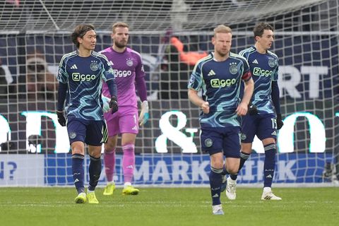Tiental Telstar laat Ajax flink bibberen met bizarre comeback in slotfase