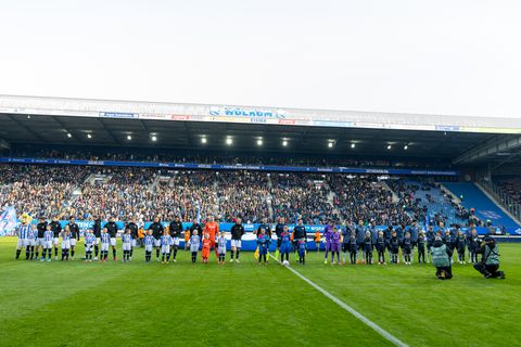 Veelbesproken Quinten Timber zorgt voor opmerkelijk moment bij toss met nieuwe aanvoerder van Feyenoord