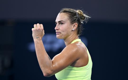 Toptennisster Aryna Sabalenka doet onthulling over kinderwens: 'Nu begrijp ik dat het onmogelijk is'