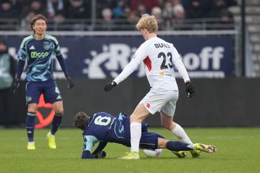 Sterkhouder Ajax slachtoffer van 'ongelukkige' actie tegen Telstar: 'Ik werd geraakt'