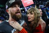 Travis Kelce (Kansas City Chiefs) en zangeres Taylor Swift. Samen op Super Bowl 58? Het antwoord lijkt: ja. ©Getty Images