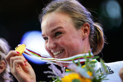 Nederlandse oud-wereldkampioene (35) krijgt prachtig nieuws, maar stopt daarom wel meteen met wielrennen