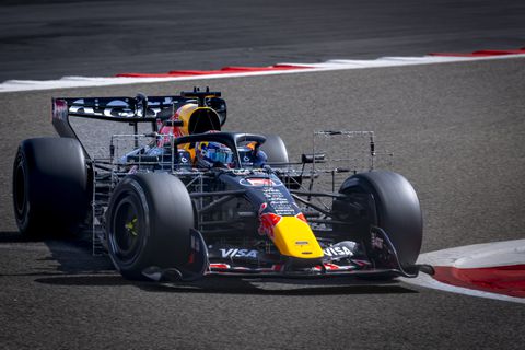 Max Verstappen beleeft monsterlijke dag bij eerste testmoment in Bahrein