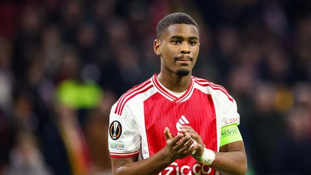 Jorrel Hato (18) verlengt zijn contract bij Ajax tot medio 2028: dit bereikte hij tot nu toe