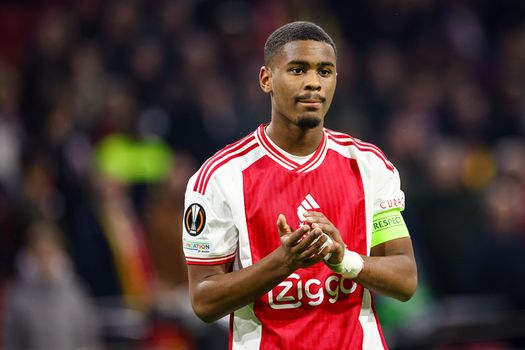 Jorrel Hato (18) verlengt zijn contract bij Ajax tot medio 2028: dit bereikte hij tot nu toe