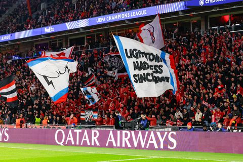 PSV pint 'als bedankje' royaal bankrekening leeg voor fans die afreizen naar Londen voor uitduel met Arsenal