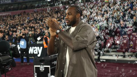 Kippenvel: club geeft aanvaller na ernstig ongeluk prachtig onthaal bij terugkeer